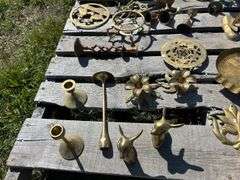 Pallet w/ assorted Brass Decor, candle holders, cups, bunnies, approx 30 pcs, *Unreserved*