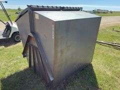Falcon Garbage Bin for bale handler system, w/ Lid *Unreserved*