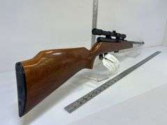 Lakefield Mark III   Auto loader, w/ 4x20 Scope, mag, *Unreserved*