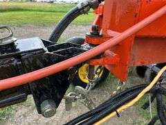 2004 Bourgault 5710 Air Drill & 5300 Air Tank Model #5710-20-47, Product# 2591 *Unreserved*