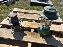 Coleman gas Lantern, Vintage Blue Railway lantern, *Unreserved*