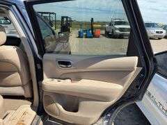2014 Nissan PathFinder Platinum 4 dr Sport Utility, *Unreserved*