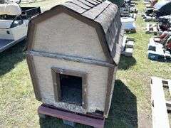 Doghouse, approx 3 1/2'x3'x4', *Unreserved*