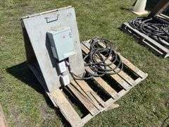 Power Distribution box w/ 2 outlets & cable, *Unreserved*