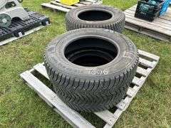 4 Kumho Wintercraft SUV Tires 215/70R16, Unidirectional ice, *Unreserved*