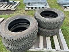 4 Kumho Wintercraft SUV Tires 215/70R16, Unidirectional ice, *Unreserved*
