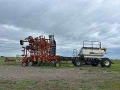 2004 Bourgault 5710 Air Drill & 5300 Air Tank Model #5710-20-47, Product# 2591 *Unreserved*