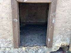 Doghouse, approx 3 1/2'x3'x4', *Unreserved*