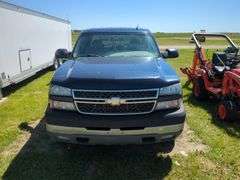 2005 Chevy 2500 HD Crew Cab Truck *Unreserved*