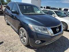 2014 Nissan PathFinder Platinum 4 dr Sport Utility, *Unreserved*