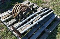 1 - Misc 40's GM 1 or 3 Ton Truck Grill, 1 - 1941-46 Chevrolet Truck Grill *Unreserved*