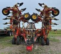 2004 Bourgault 5710 Air Drill & 5300 Air Tank Model #5710-20-47, Product# 2591 *Unreserved*