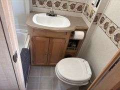 2005 Workhorse 281 Motorhome