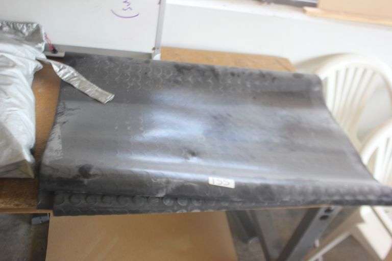 RUBBER ANTI-FATIGUE/SLIP RUBBER MAT APROX 12'L X 3'W