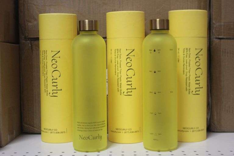 NEO CURLY NON-TOXIC YELLOW FROSTED TRITAN PLASTIC MOTIVATIONAL WATER BOTTLE 24FL OZ BRAND NEW RETAIL $35 EA