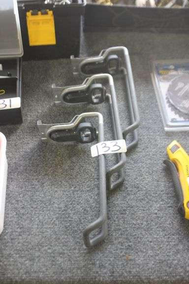 RUBBERMAID SHELF HANGERS APROX 8" LONG