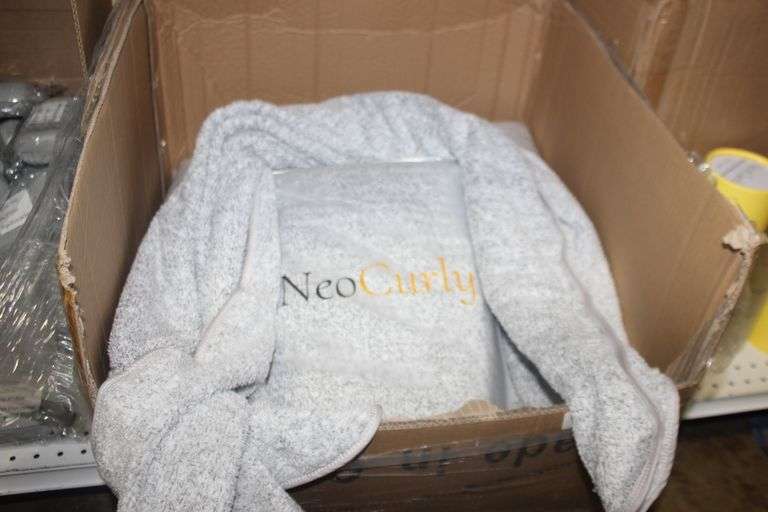 NEO CURLY SUPER ABSORBENT MICROFIBER 5' x 30" GREY BATH TOWEL BRAND NEW IN PACK RETAIL $25 EA
