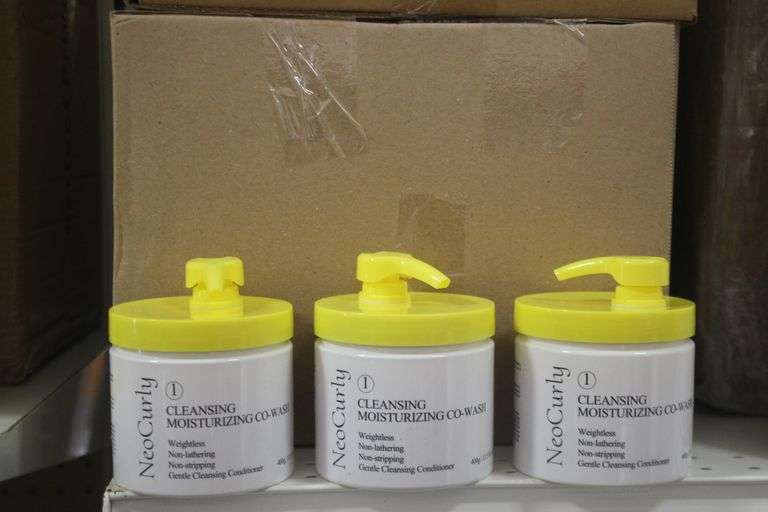 NEO CURLY STEP 1 - CLEANSING MOISTURIZING CO-WASH 13.4 FL OZ BRAND NEW RETAIL $22 EA