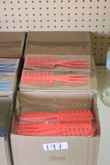 NEO CURLY ORANGE SECTION & STYLE TRIO COMB ALL NEW RETAIL $10 EA. SOLD PER BOX OF APROX 56