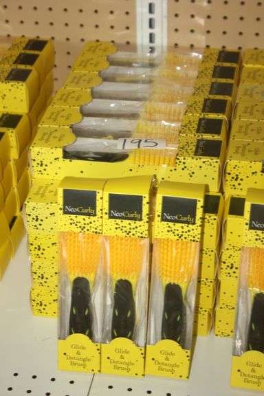 NEO CURLY GLIDE & DETANGLE BRUSH BRAND NEW RETAIL $25 EA