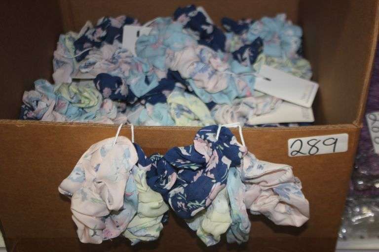 BRAND NEW 4-PACK OF VARIOUS COLOR NEW SATIN SCRUNCHIES OVER 40 PACK IN LOT