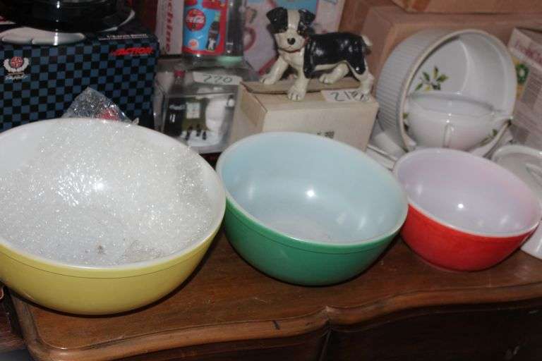 PYREX COLORED 3 BOWL SET