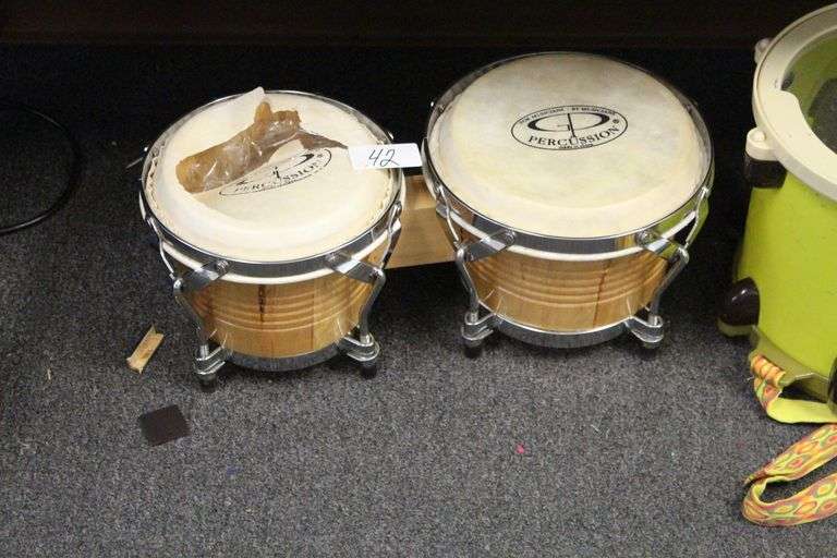 GP PERCUSSION SMALL WOODEN BONGOS WITH ONE HEAD NEEDING REPLACED