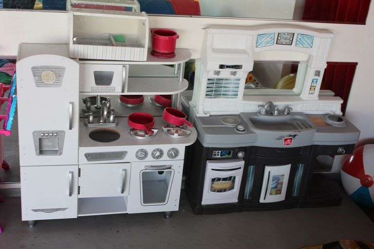 KIDS PLAY KITCHEN SETS INCLUDING STEP 2 PLASTIC, AND WOODEN RETRO THEMED