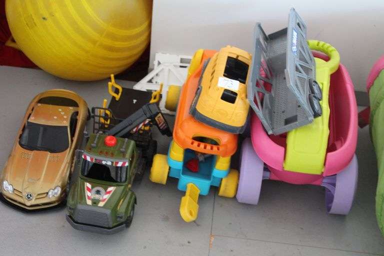 KIDS TOYS WITH WHEELS SUCH AS MERCEDES BENZ RC CAR, ARMY TRUCK, GREEN TOYS BUS, WAGON, ECT