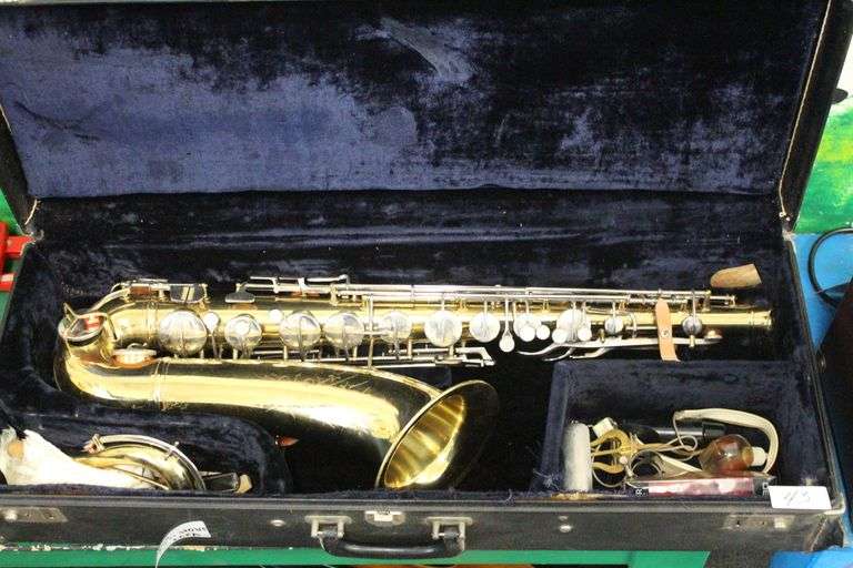 CONN USA BASS SAXOPHONE IN HARD CASE WITH ACCESSORIES