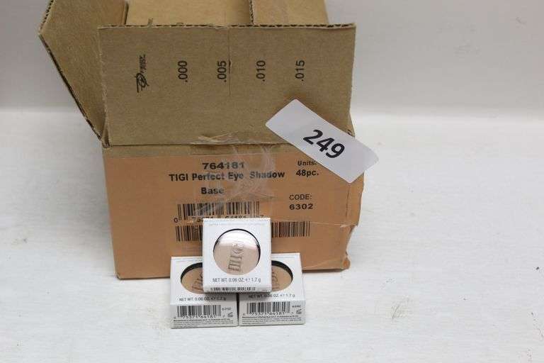 TIGI COSMETICS 764181 PERFECT EYE SHADOW BASE .06OZ