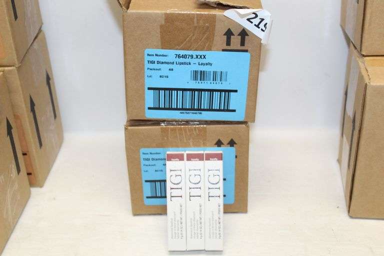 TIGI COSMETICS 764079 DIAMOND LIPSTICK - LOYALTY .14OZ