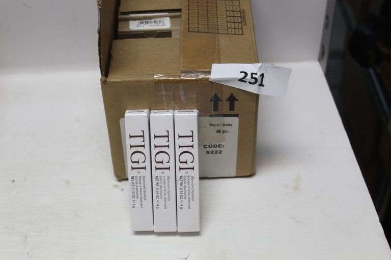 TIGI COSMETICS 764082 ASTONISH DIAMOND LIPSTICK .14OZ