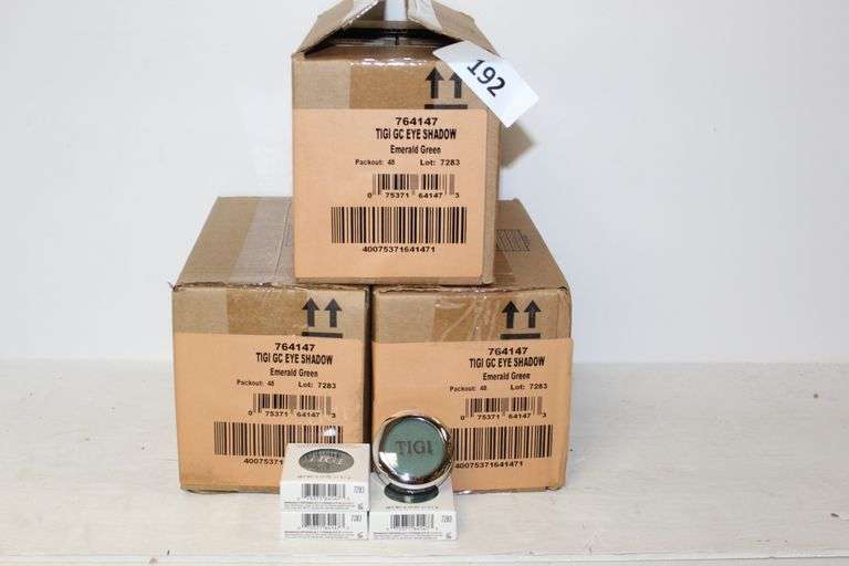 TIGI COSMETICS 764147 TRUE EMERALD GREEN HIGH DENSITY GC SINGLE EYESHADOW PALLETE .13OZ