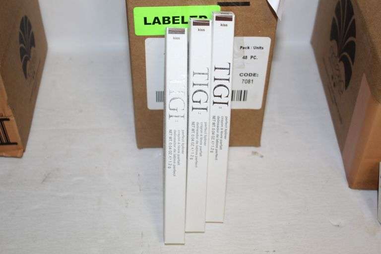 TIGI COSMETICS 764111 PERFECT LIP LINER - KISS