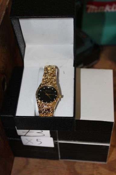 GENEVA 514259 P GOLD TONE METAL WATCH, NUMBERLESS, STAINLESS STEEL BACK, QUARTZ MOV'T