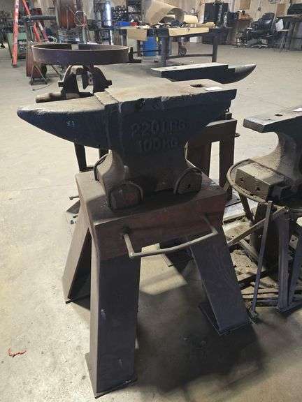 220LBS ANVIL MOUNTED ONTO FRAME ;   ANVIL APROX DIM. 22"x6"x11" - TOTAL APROX DIM. 26"SQ. BASE x 34"