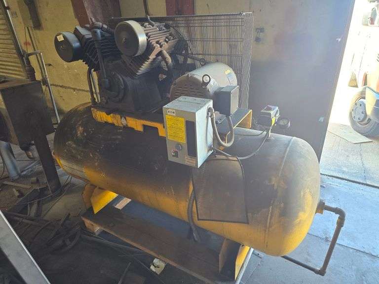 DEWALT DXCMH9919910 INDUCTION 120GAL HORIZONTAL STATIONARY COMMERCIAL AIR COMPRESSOR WITH BREAKER BOX