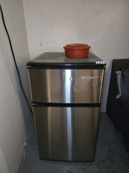 EDGESTAR STAINLESS STEEL & BLACK MINI FRIDGE MODEL CRF320SS