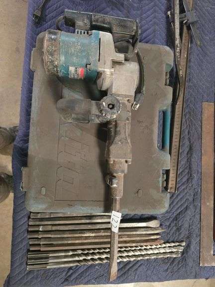 MAKITA HM1211B HEAVY DUTY ELECTRIC 20LB HAMMER DRILL WITH CASE AND ATTACHMENTS