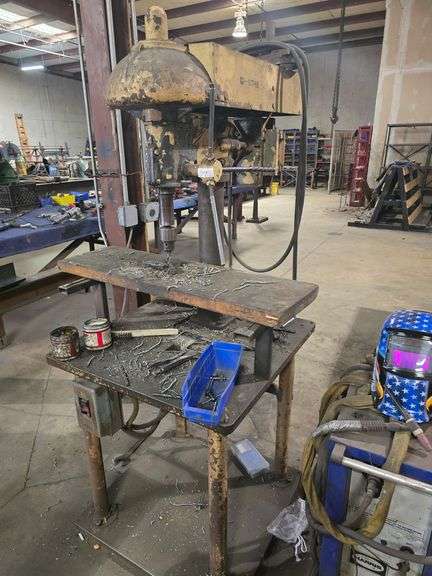 VINTAGE BUFFALO FORGE CO. #18 HEAVY DUTY DRILL PRESS MOUNTED TO WORK BENCH WITH CIRCUIT BREAKER IN WORKING COND.