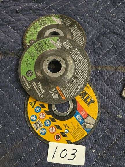 4.5" DEWALT CUTOFF WHEEL AND 4.5" GRINDING WHEEL