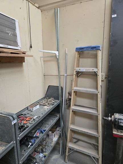METAL SHELVING HARDWARE