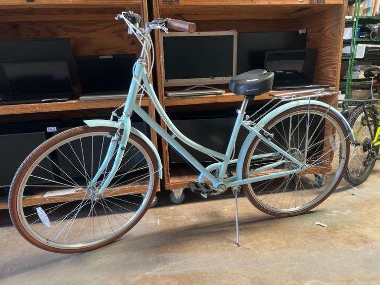 BEAUMONT RETROSPEC WOMEN'S BIKE WITH SHIMANO REVOSHIFT GEAR SHIFTER, SCHWIN LARGE SEAT, BIKE LIGHT AND CARGO RACK