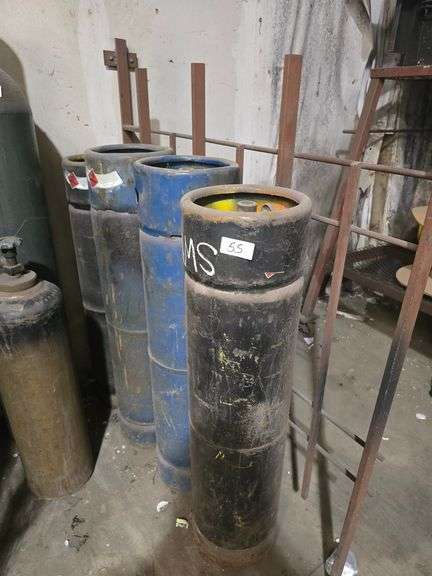 ACETYLENE TANKS IN VARIOUS SIZES