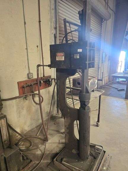 BLACKSMITHS PNEUMATIC POWER HAMMER FORGE APROX 6.5' TOTAL H WITH AIR HOSE INCLD. **IMPORTANT BUYER NOTICE** anchored into concrete floor, buyer responsible for removal