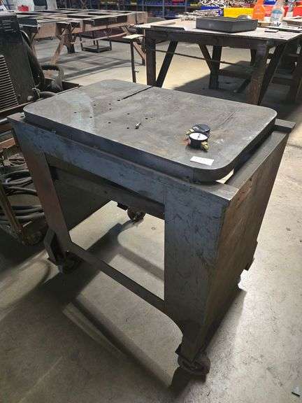 SOLID METAL ROLLING WORKBENCH APROX 34"x20"x36"