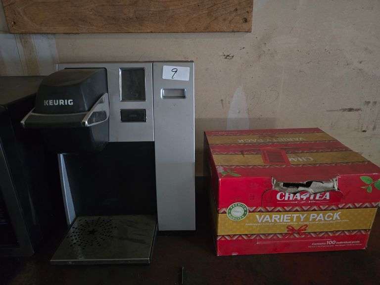 KEURIG K150 SINGLE CUP COFFEE BREWER WITH PODS INCLD.