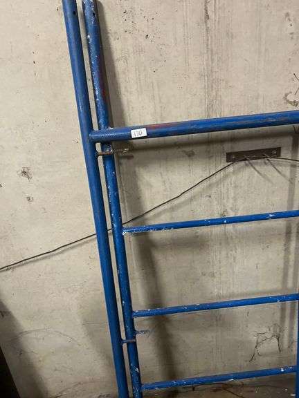 5'WIDE SCAFFOLDING APROX 80" TOTAL H WITH CASTOR SET INCLD.