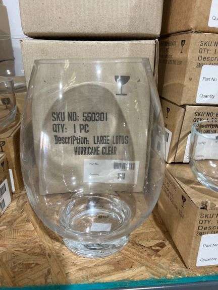 TAG LARGE HURRICANE CLEAR GLASS VASE 550301 APROX 7" x 10"